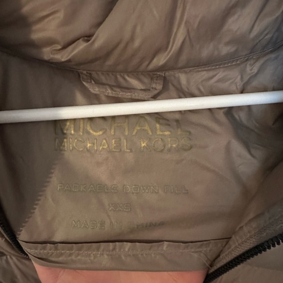 Michael Kors Beige Puffer XXS - Picture 2 of 2